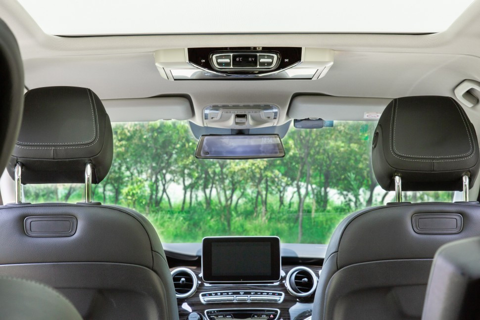 Потолочный Смарт ТВ 15,6" ERGO ER15AMS для Mercedes-Benz (1920x1080, Android) бежевый
